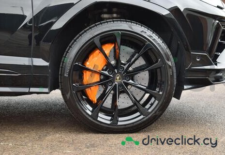 Lamborghini Urus Black