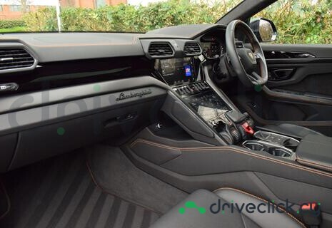 Lamborghini Urus Black