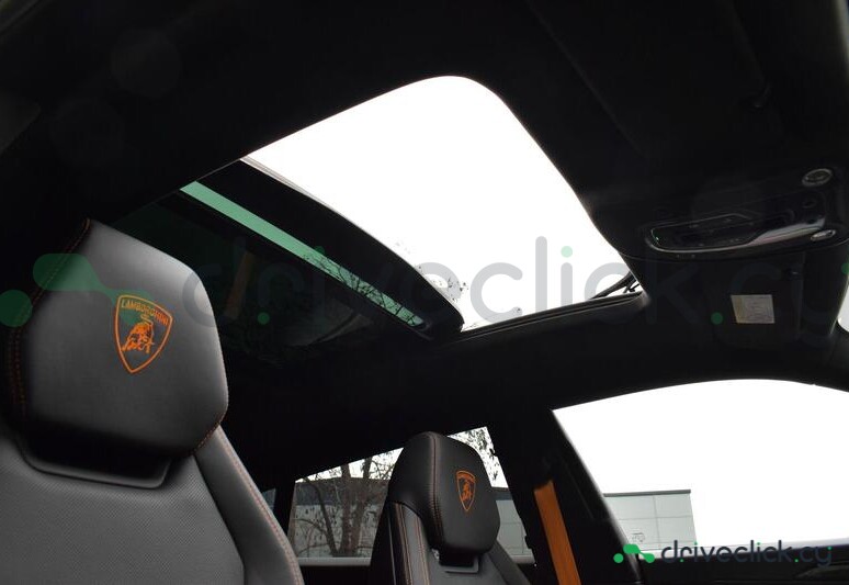 Lamborghini Urus Black