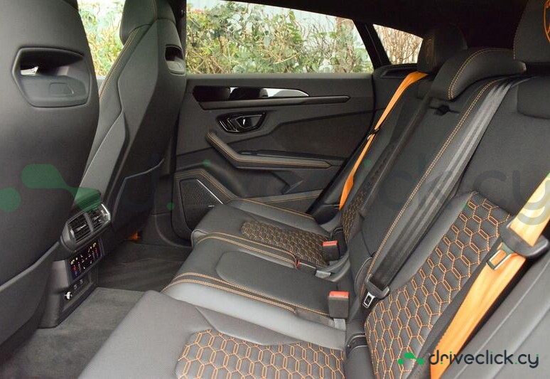 Lamborghini Urus Black
