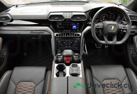 Lamborghini Urus Black