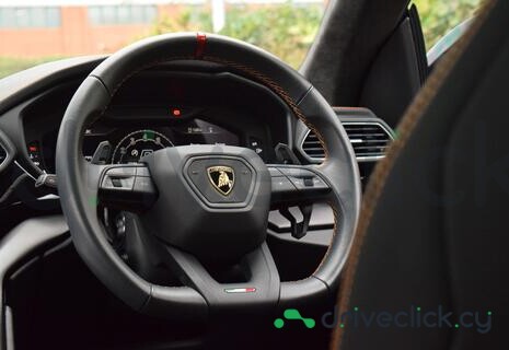 Lamborghini Urus Black