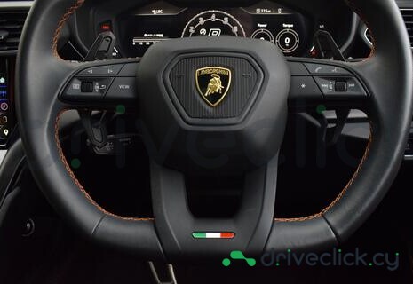 Lamborghini Urus Black