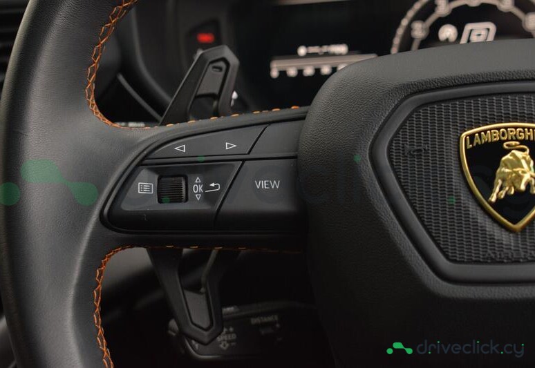 Lamborghini Urus Black