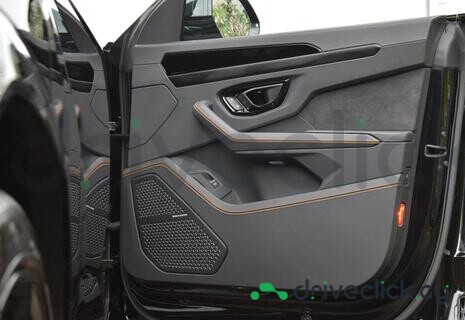 Lamborghini Urus Black