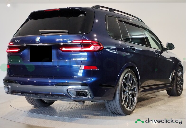 BMW X7 Blue