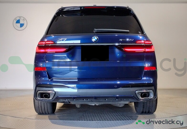 BMW X7 Blue