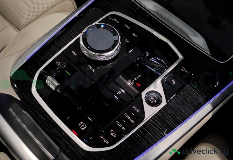 BMW X7 Blue