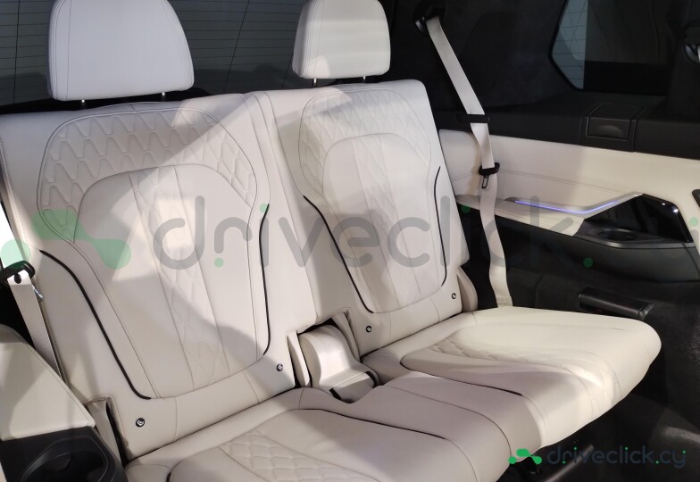 BMW X7 Blue
