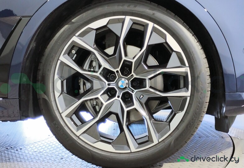 BMW X7 Blue