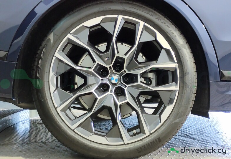 BMW X7 Blue
