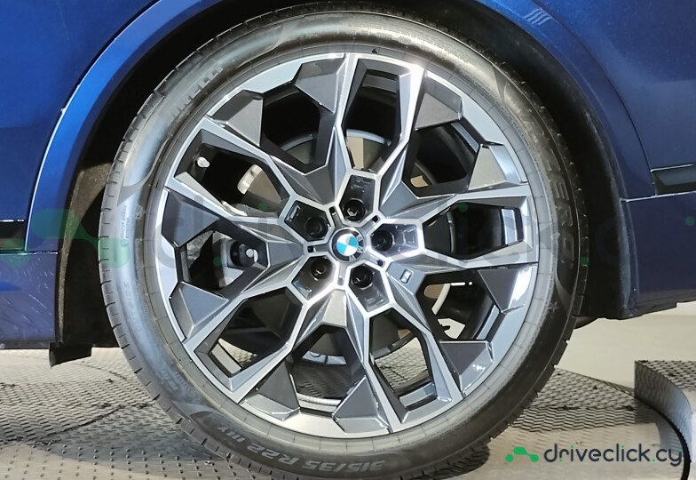 BMW X7 Blue