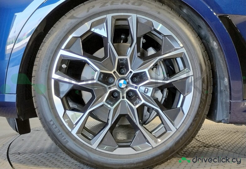 BMW X7 Blue