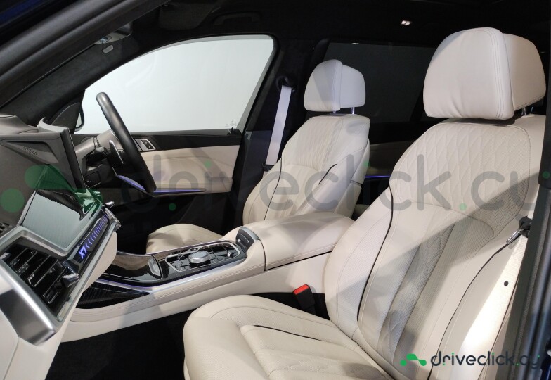 BMW X7 Blue