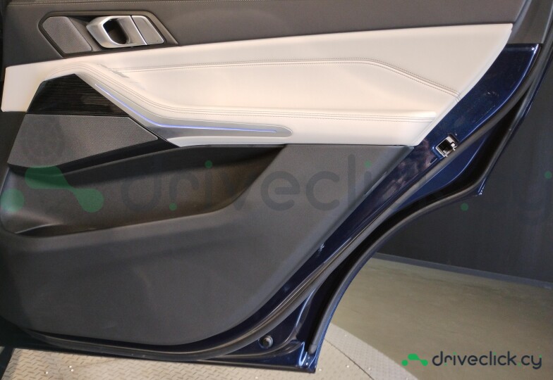 BMW X7 Blue