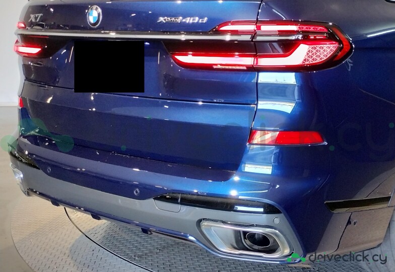 BMW X7 Blue