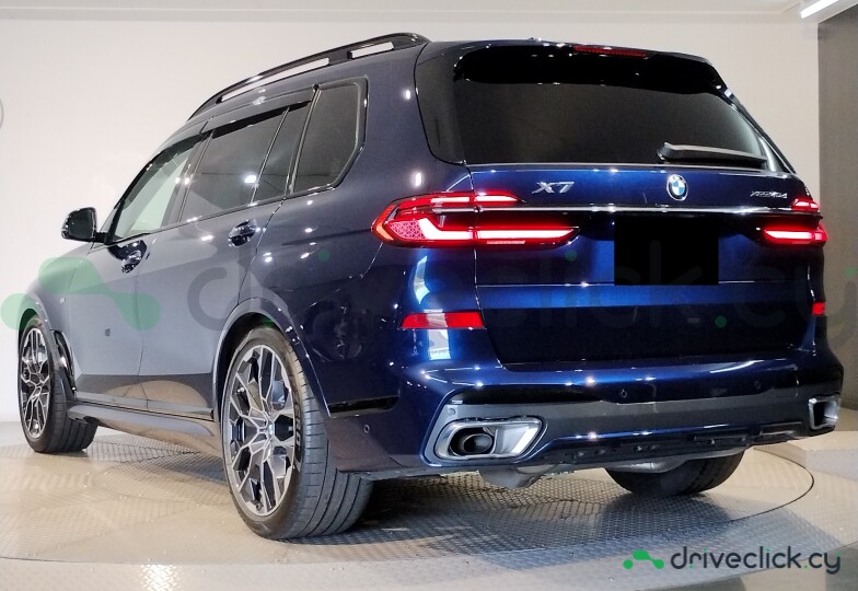 BMW X7 Blue
