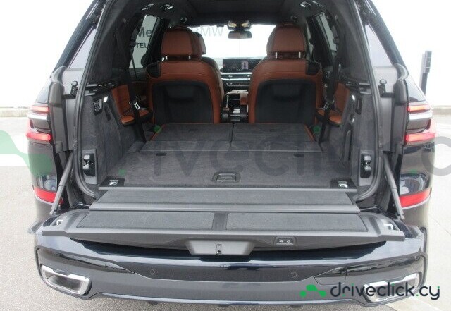 BMW X7 Black