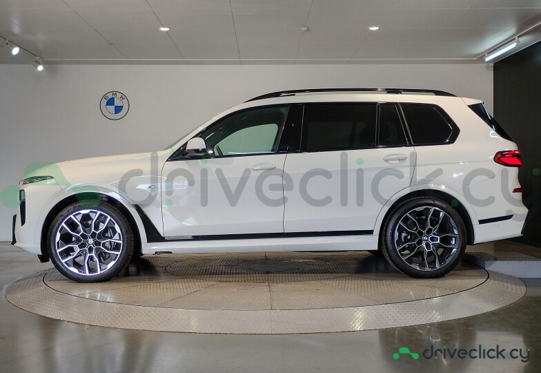 BMW X7 White