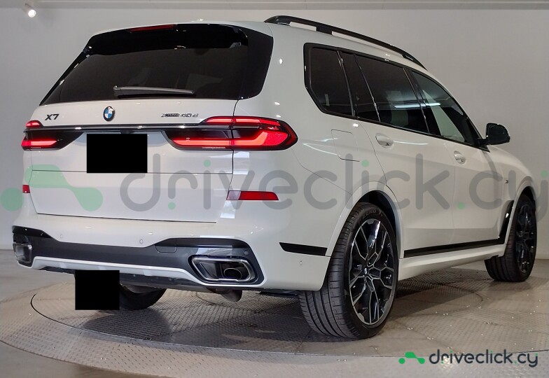 BMW X7 White