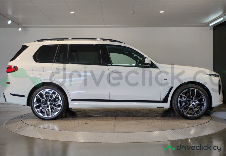 BMW X7 White