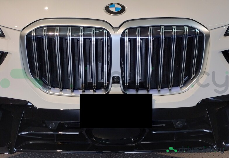 BMW X7 White