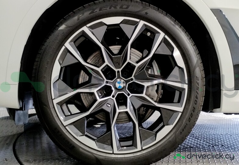 BMW X7 White