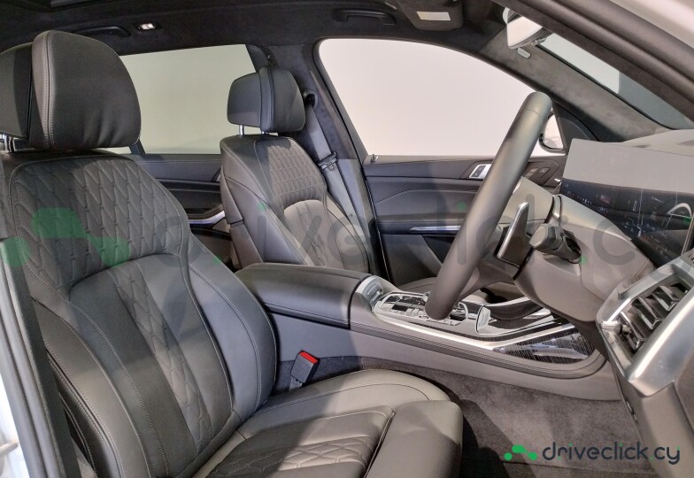 BMW X7 White