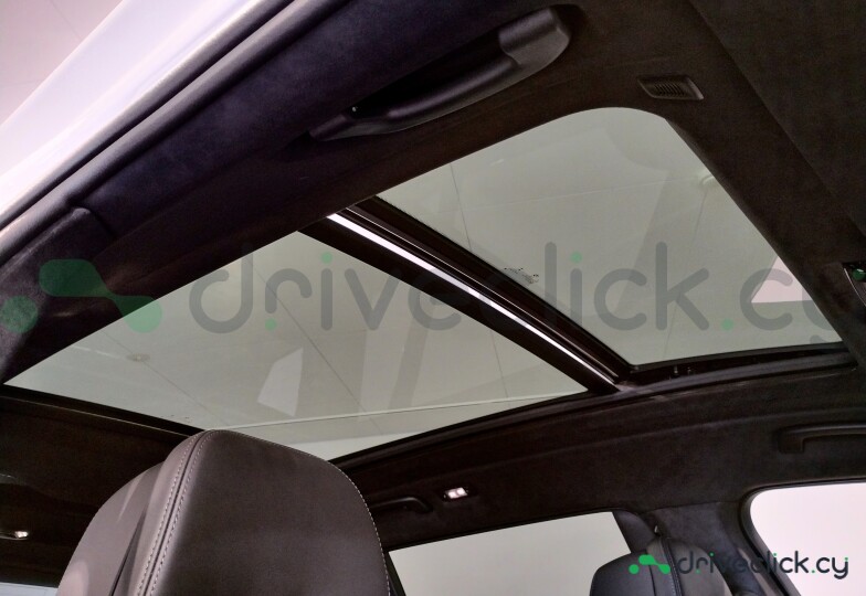 BMW X7 White
