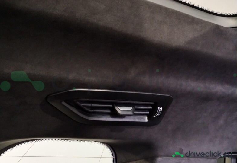 BMW X7 White