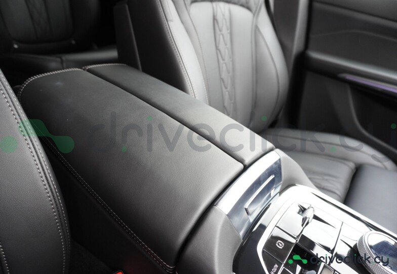 BMW X7 Blue