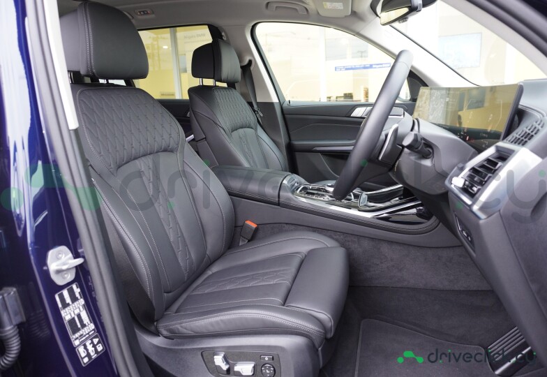 BMW X7 Blue