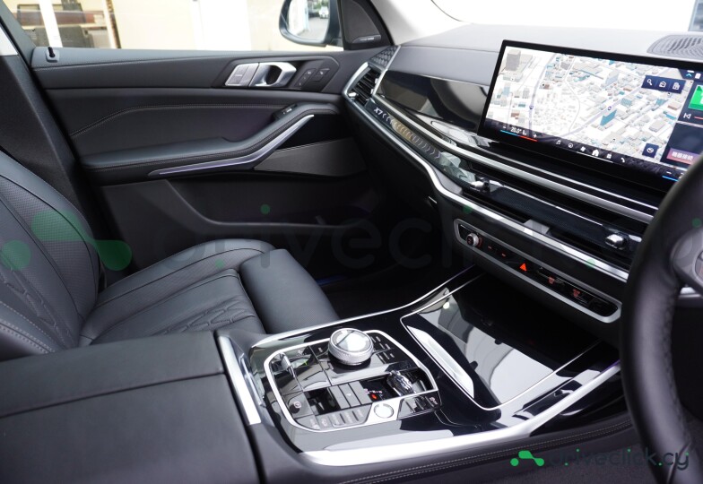 BMW X7 Blue