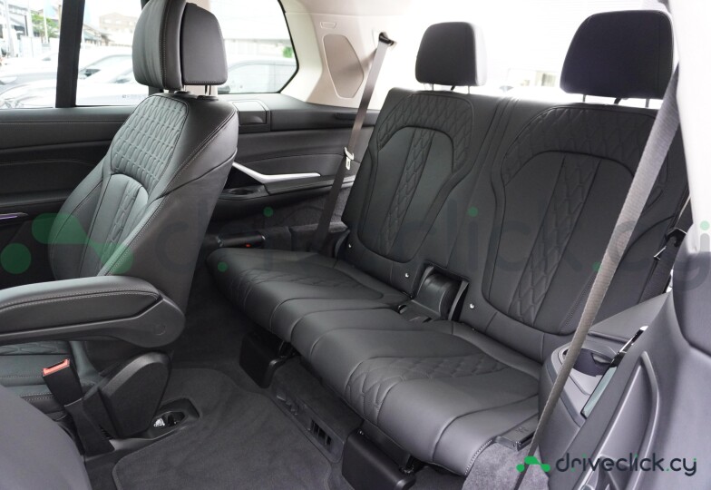 BMW X7 Blue