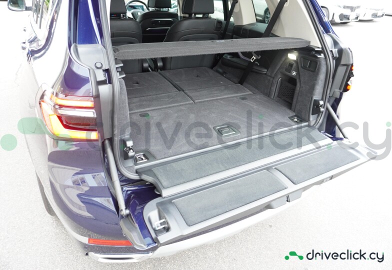 BMW X7 Blue