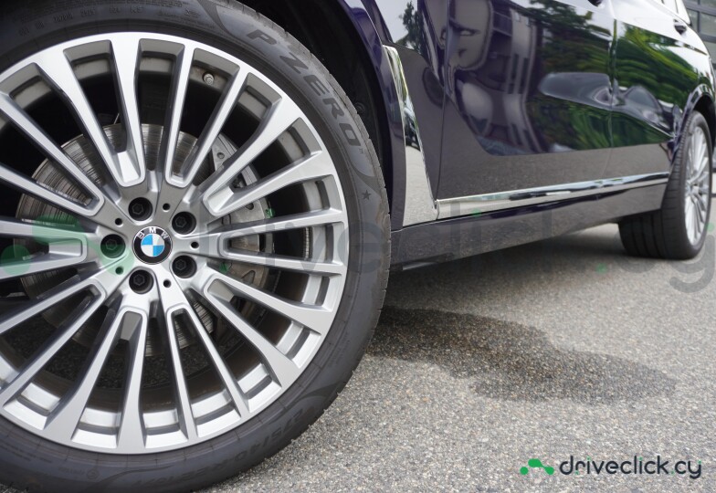 BMW X7 Blue