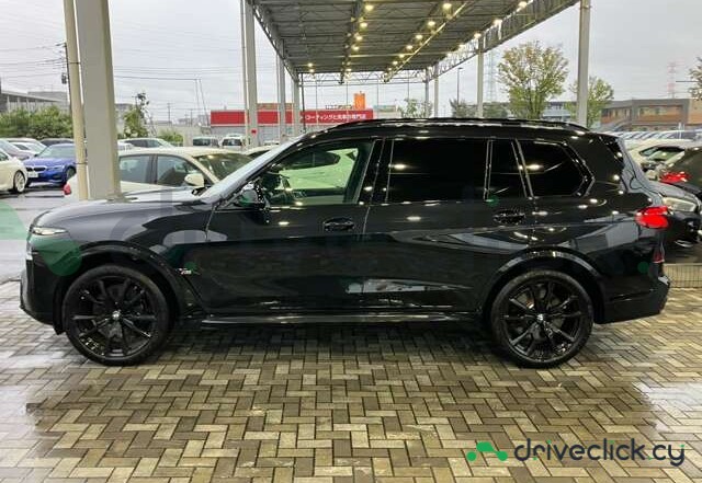 BMW X7 Black