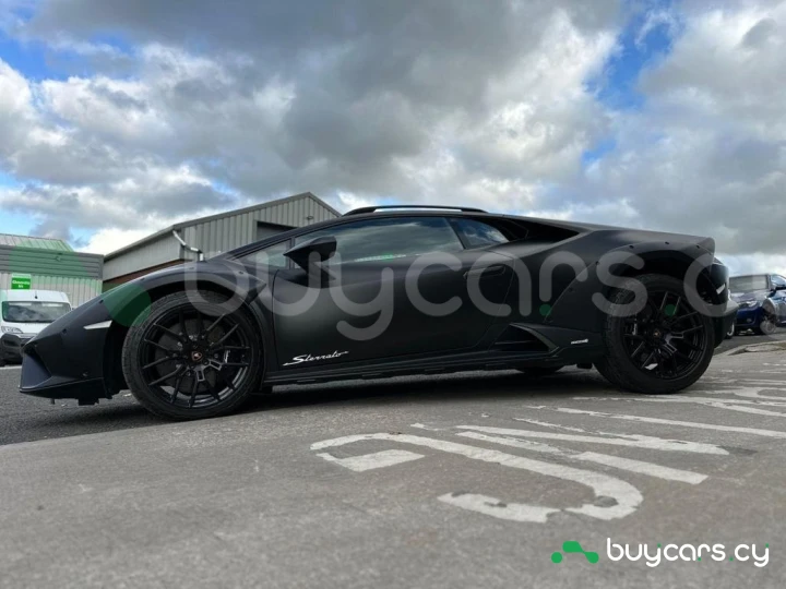 Lamborghini Huracan Черный