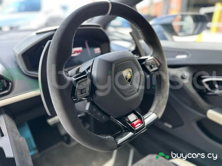 Lamborghini Huracan Черный