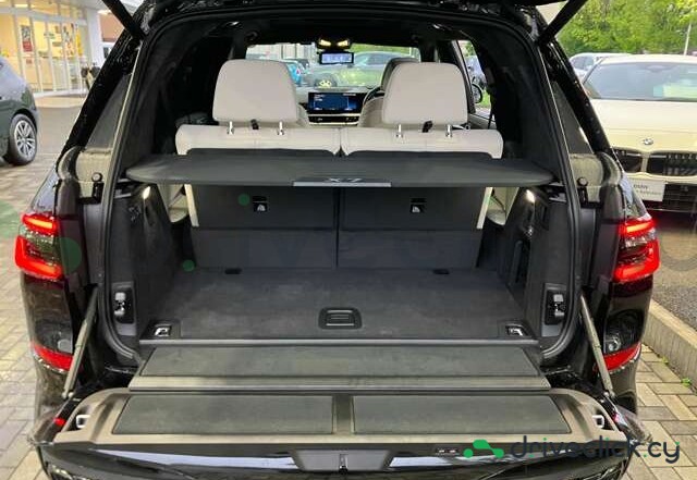 BMW X7 Black