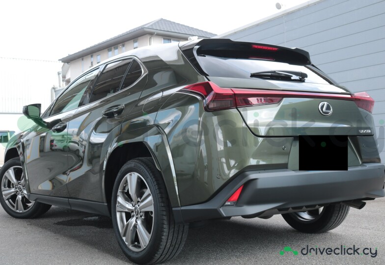 Lexus UX Green