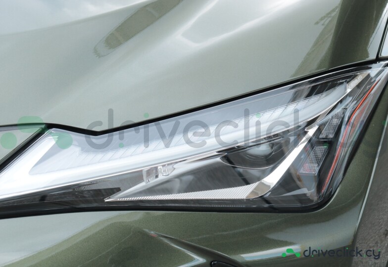 Lexus UX Green