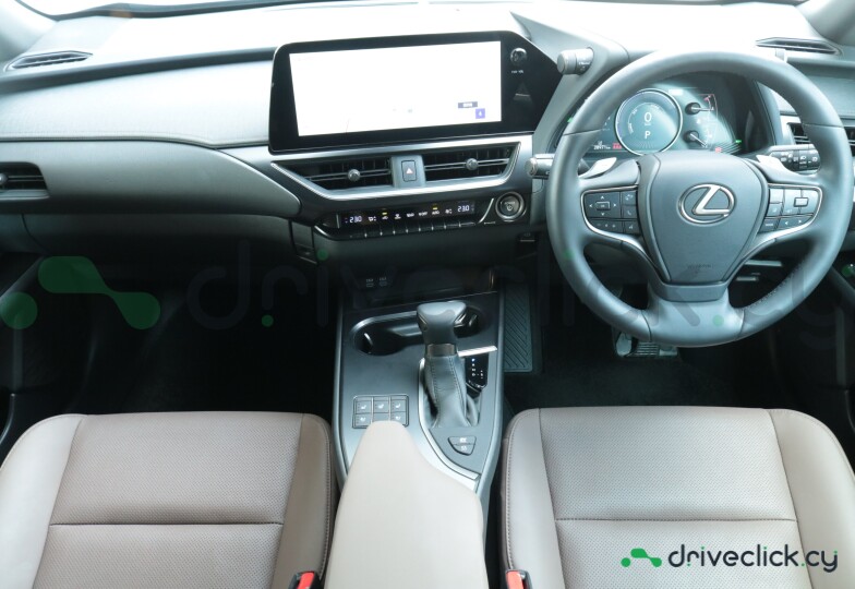Lexus UX Green