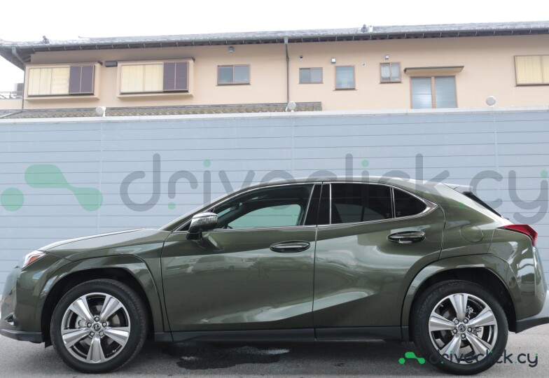 Lexus UX Green