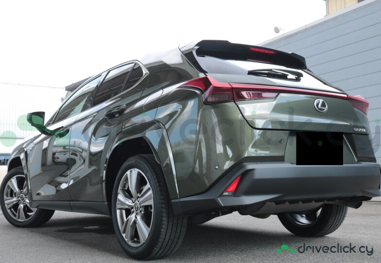 Lexus UX Green
