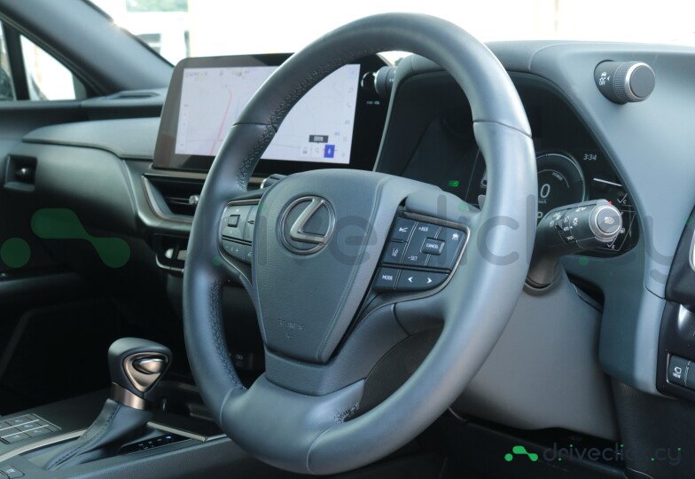 Lexus UX Green
