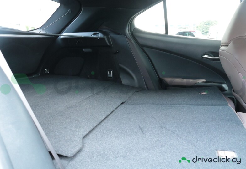 Lexus UX Green