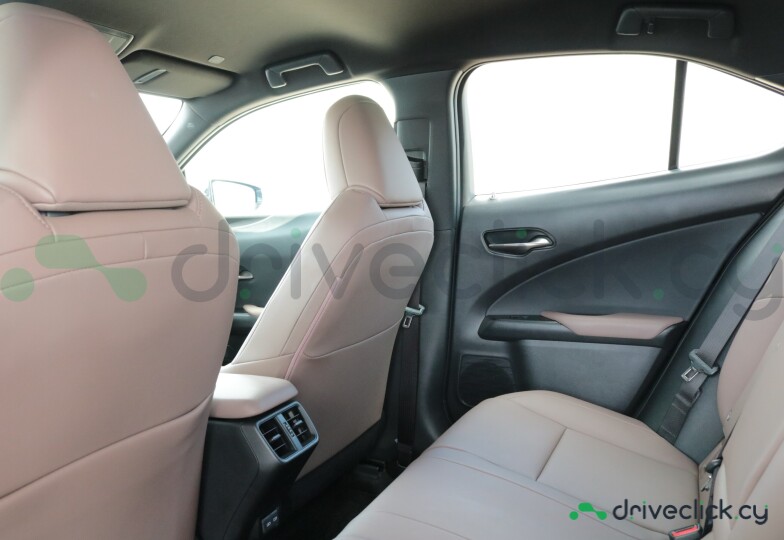 Lexus UX Green