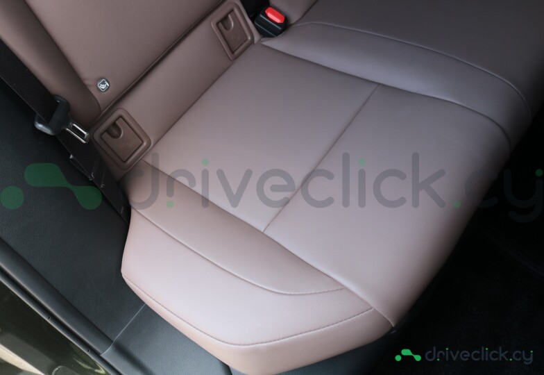 Lexus UX Green