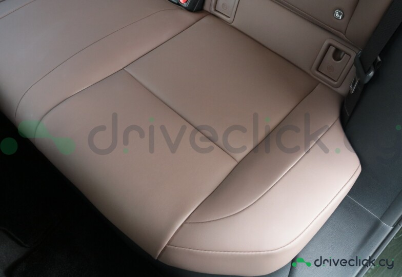 Lexus UX Green